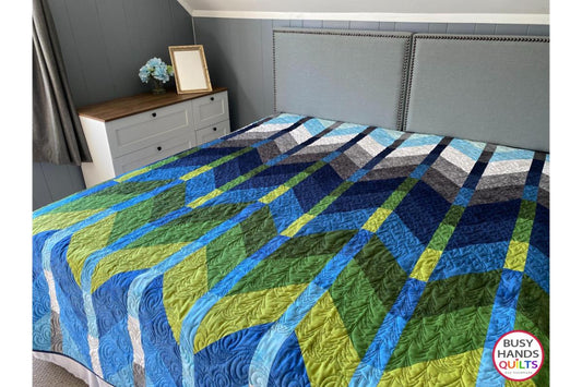 Alaska-Themed Ombre Mountains Queen Quilt!